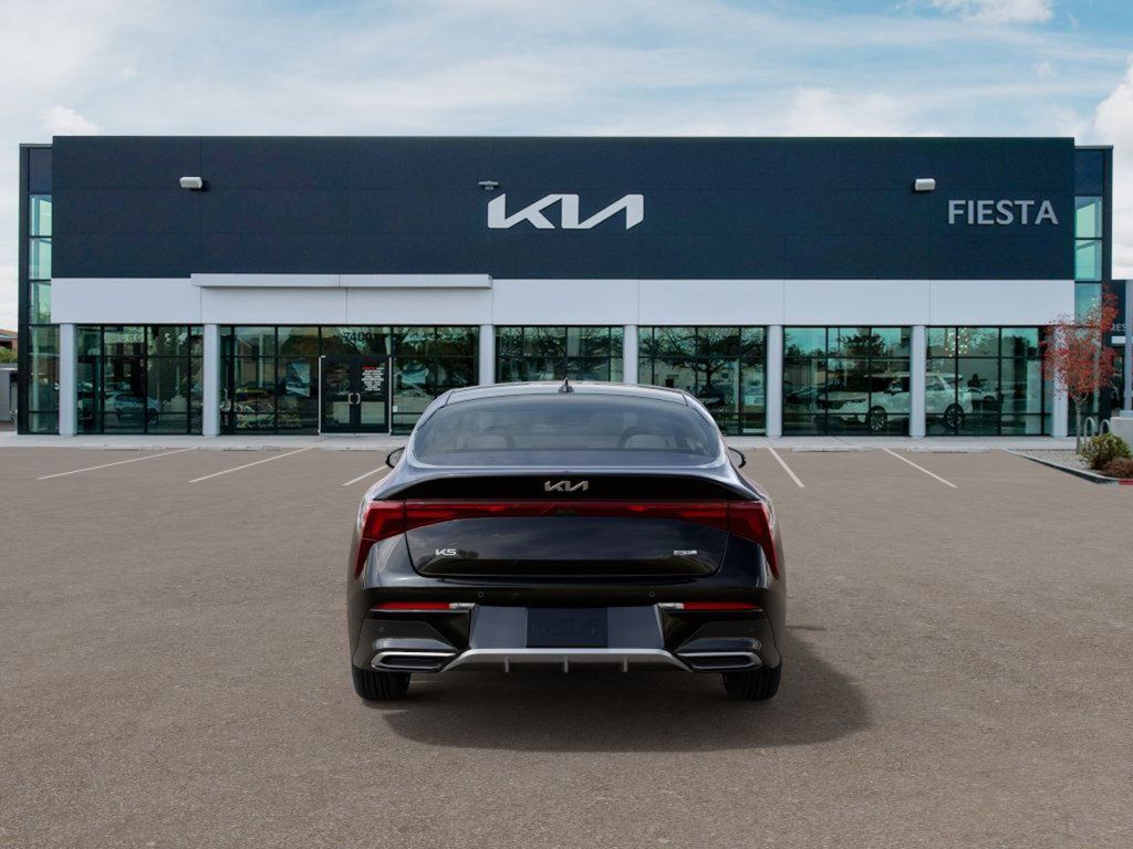 2025 Kia K5 GT-Line photo 3
