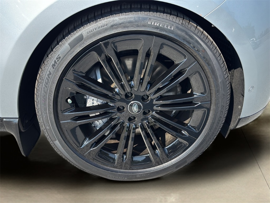 2025 Land Rover Range Rover SE photo 21