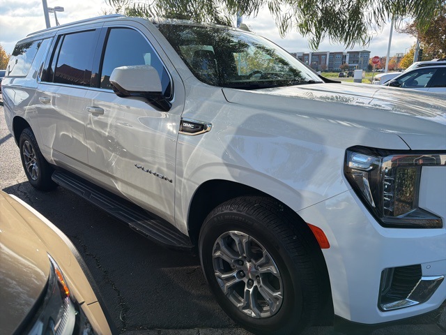 2022 GMC Yukon XL SLE's photo