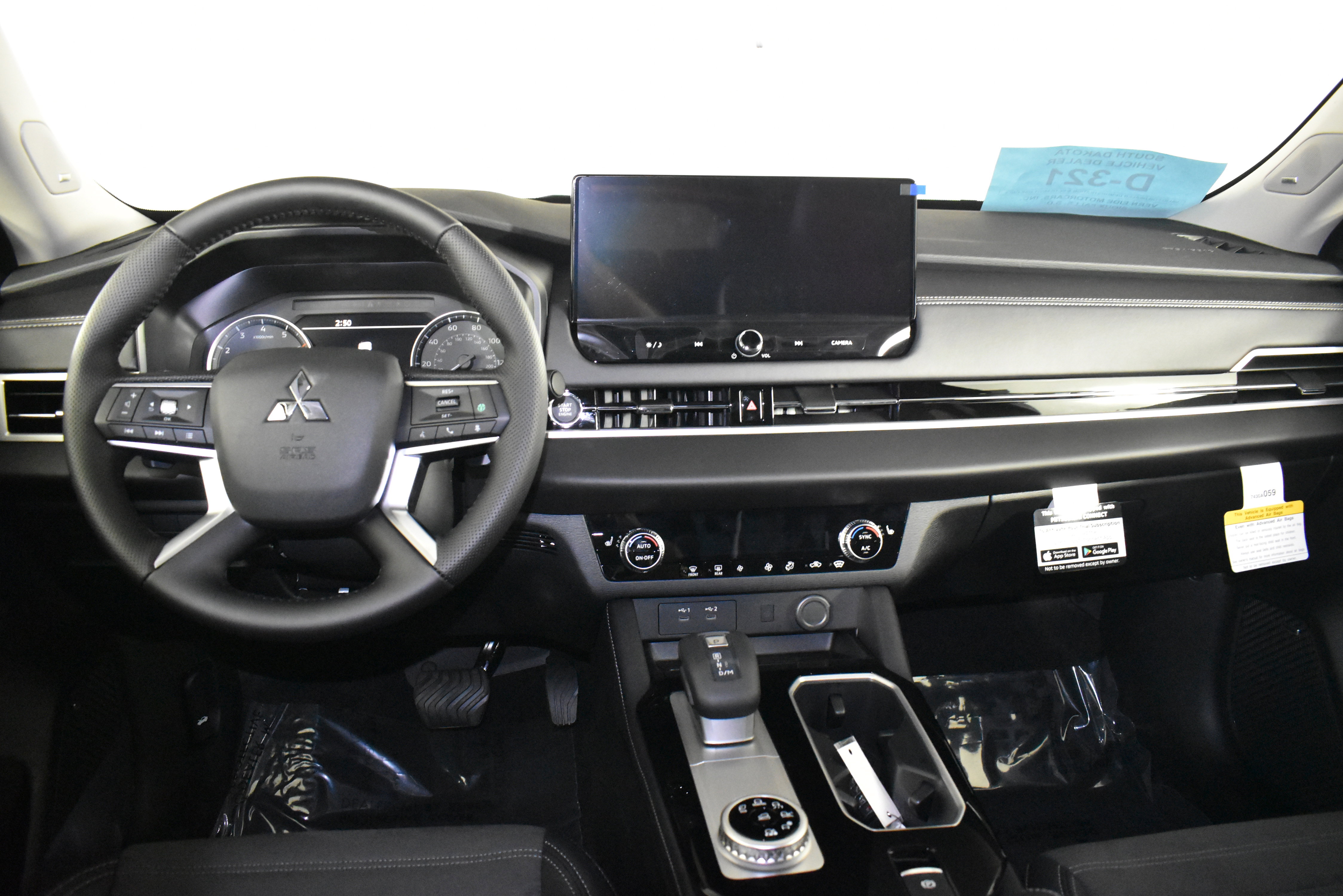 2025 Mitsubishi Outlander SE photo 2