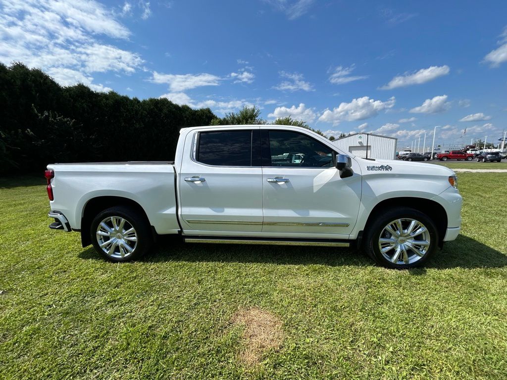 2023 Chevrolet Silverado 1500 High Country photo 4