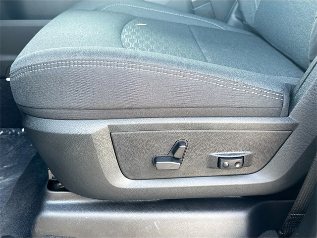 2025 Ram 3500 Big Horn photo 16
