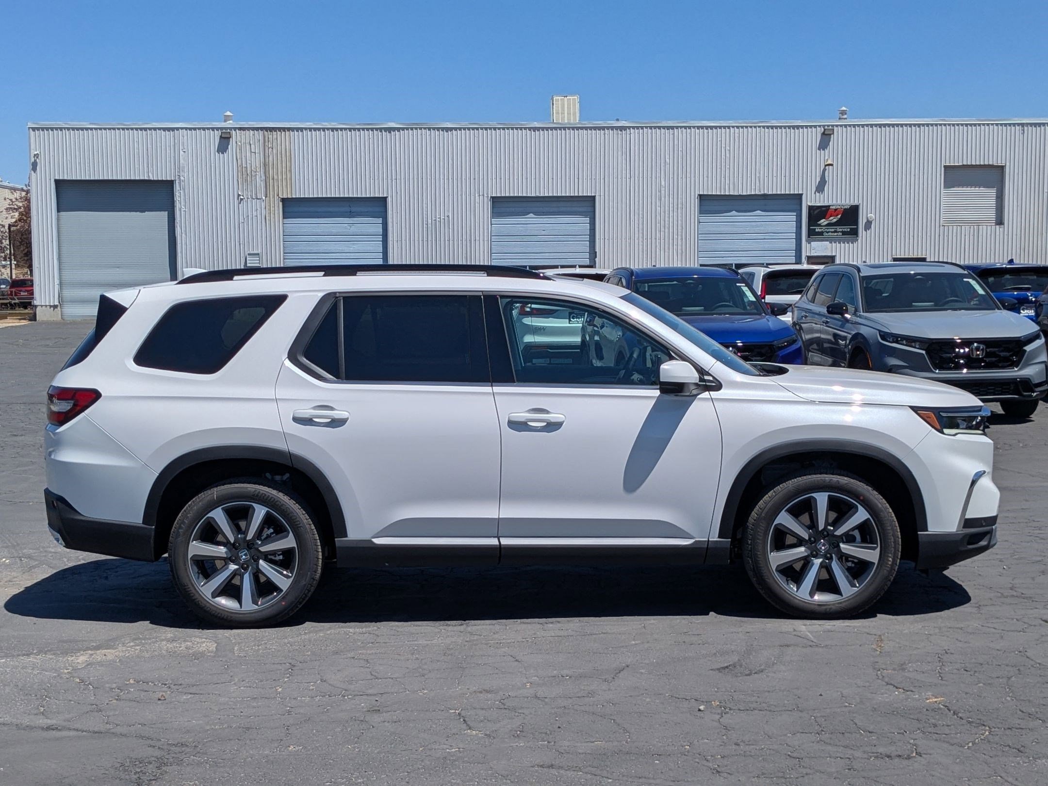 2025 Honda Pilot Elite photo 2
