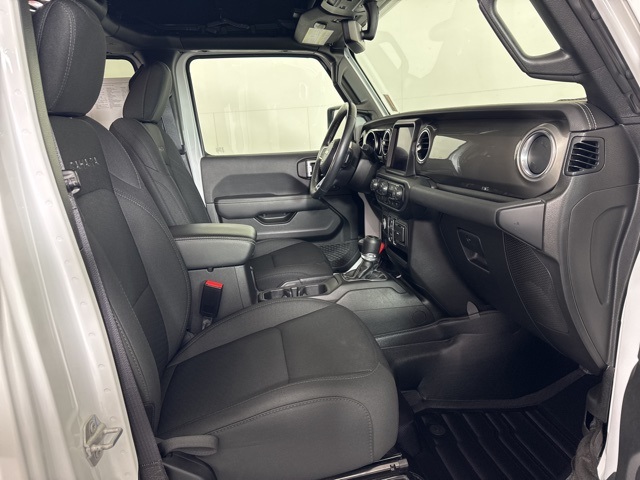 2022 Jeep Wrangler Unlimited Sahara photo 4