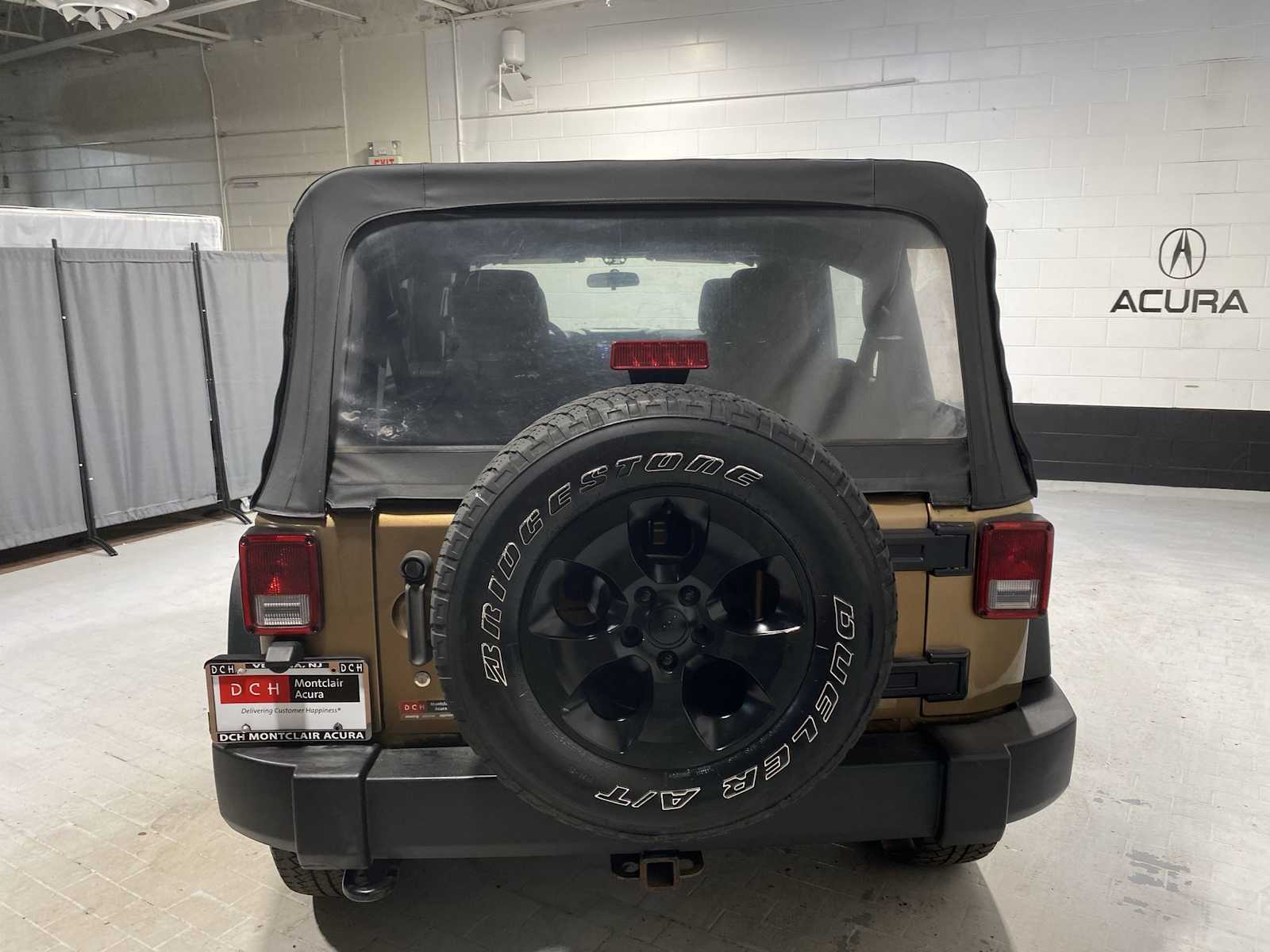 2015 Jeep Wrangler Unlimited Sport photo 2