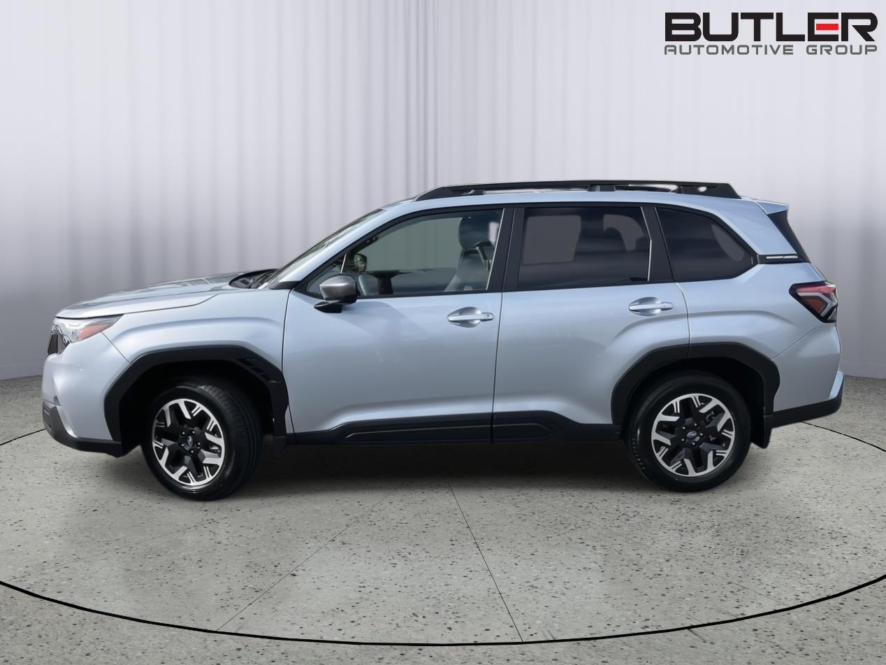 2025 Subaru Forester Premium Base photo 2