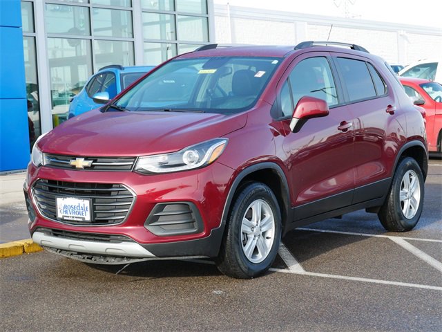 Used 2022 Chevrolet Trax LT with VIN KL7CJPSM6NB565154 for sale in Roseville, Minnesota
