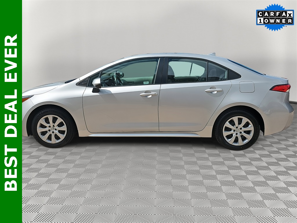 2022 Toyota Corolla LE photo 5