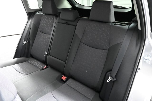 2025 Toyota RAV4 XLE photo 5