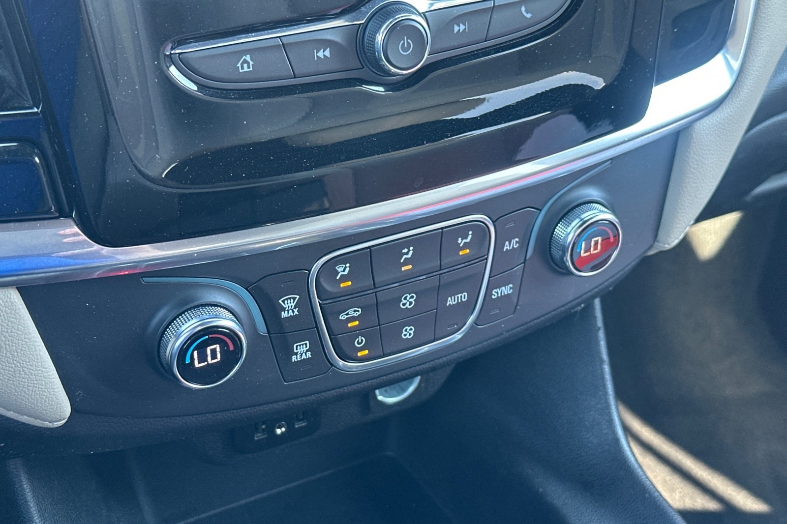 2022 Chevrolet Traverse LS photo 23