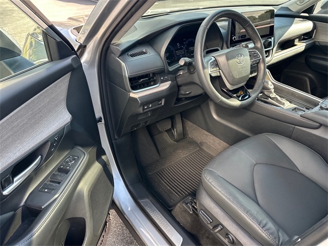 2024 Toyota Grand Highlander Platinum photo 9