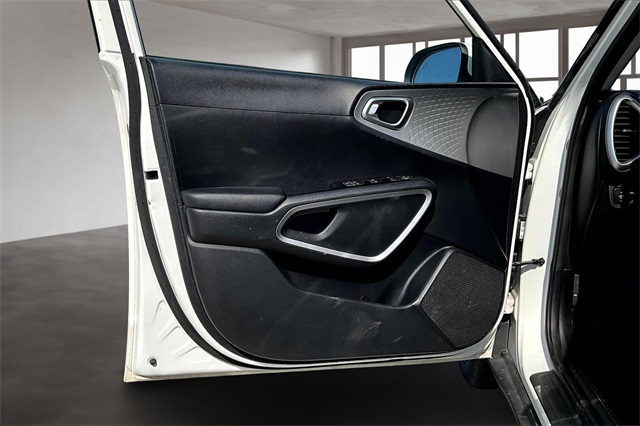 2022 Kia Soul LX photo 22