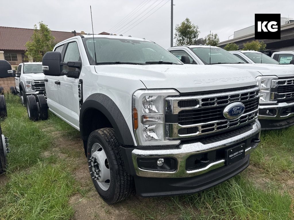2026 Ford F-450 Super Duty Chassis Cab XL's photo