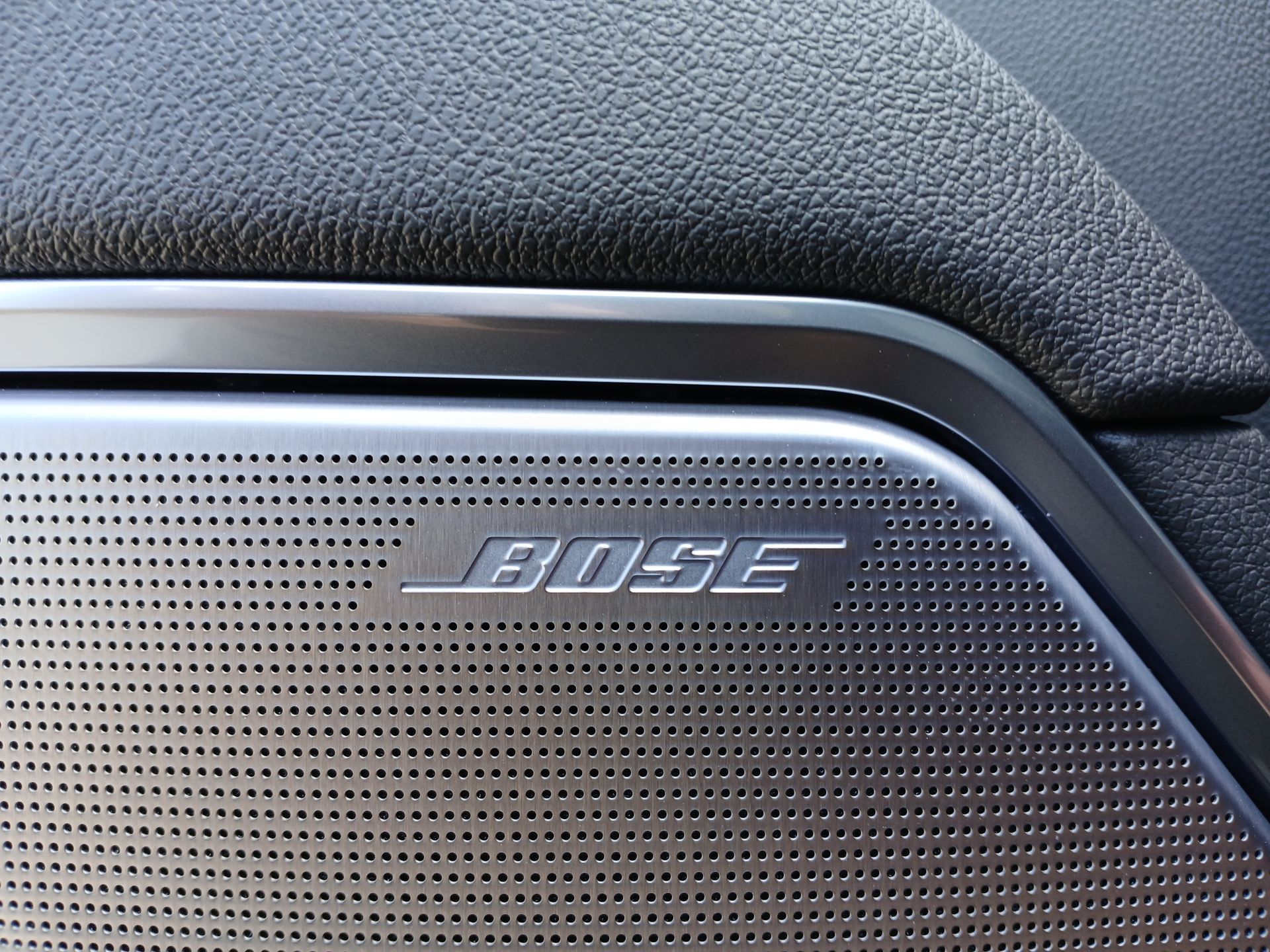 2025 Chevrolet Silverado High Country photo 23