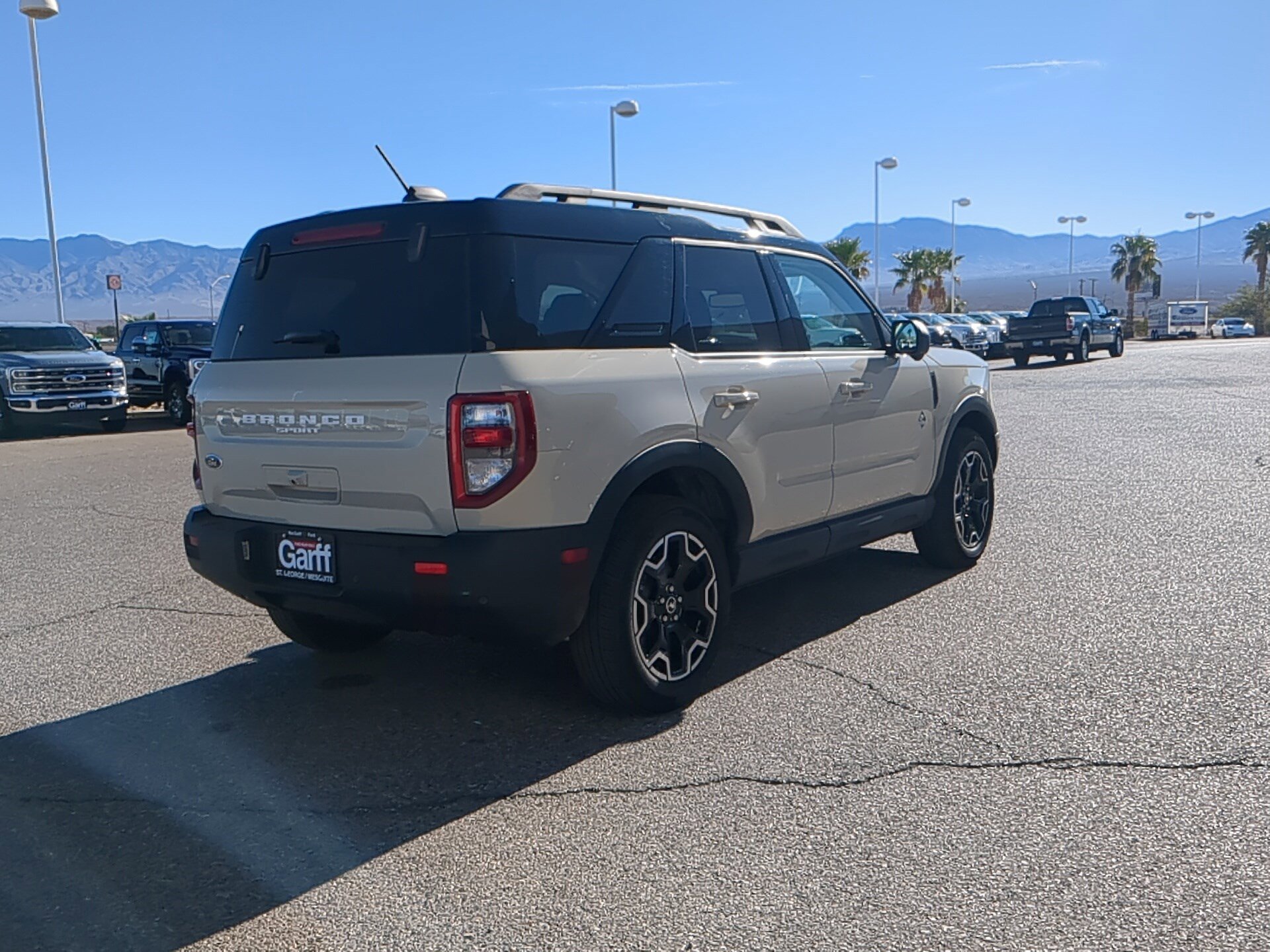 2025 Ford Bronco Sport Outer Banks photo 2