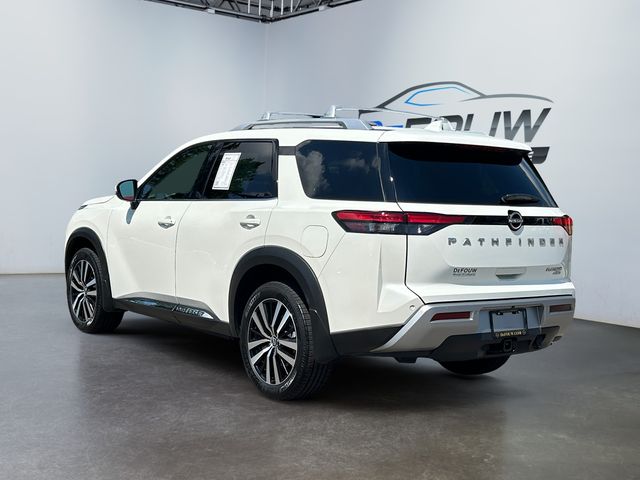 2024 Nissan Pathfinder Platinum photo 5