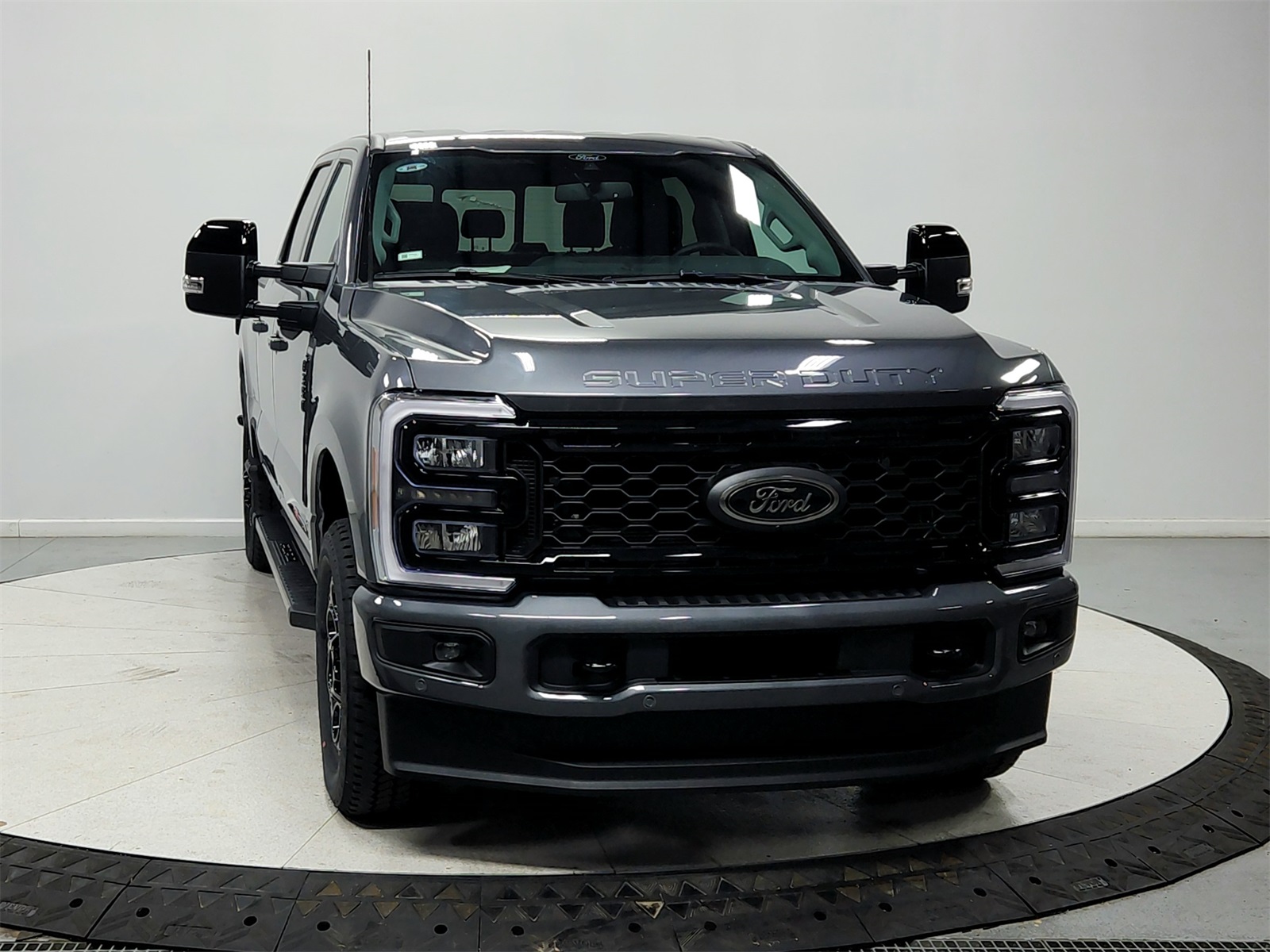 2026 Ford F-350 photo 2