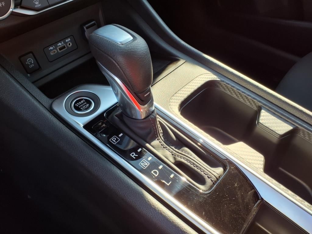 2025 Nissan Sentra SV photo 3