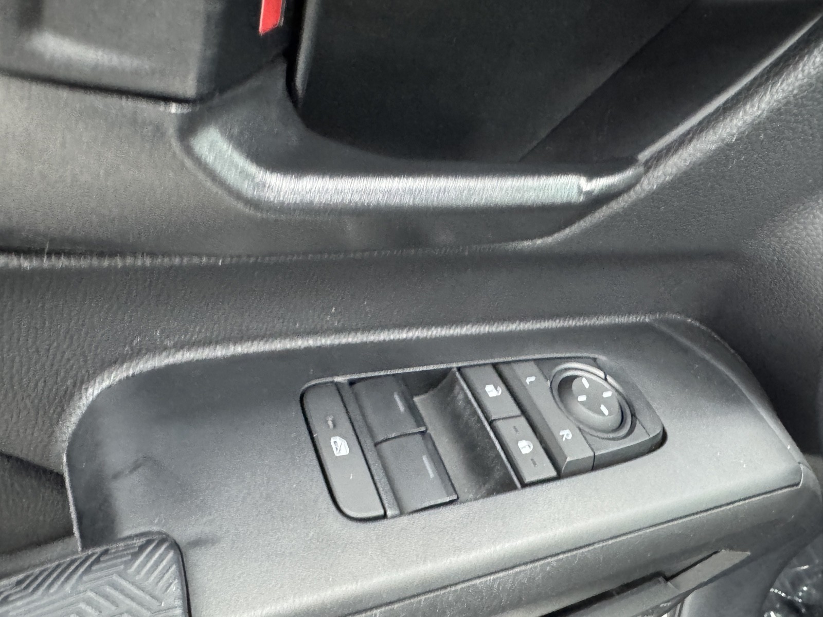 2024 Toyota Tacoma SR XtraCab photo 38