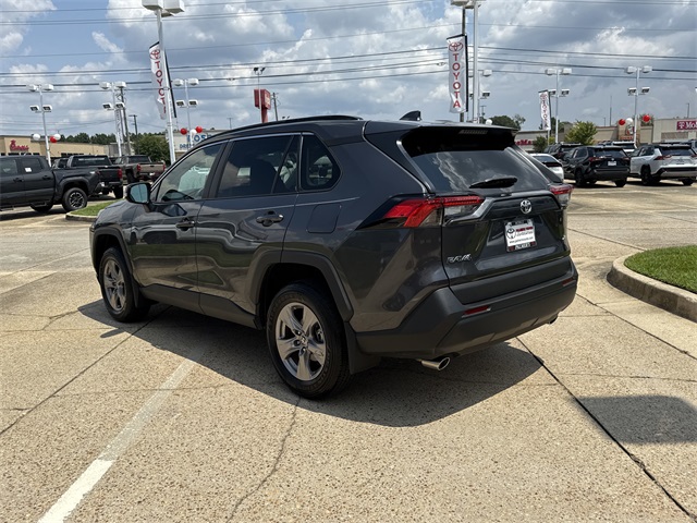 2024 Toyota RAV4 XLE photo 3