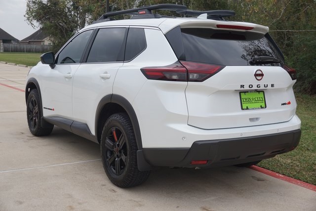 2025 Nissan Rogue SV photo 4