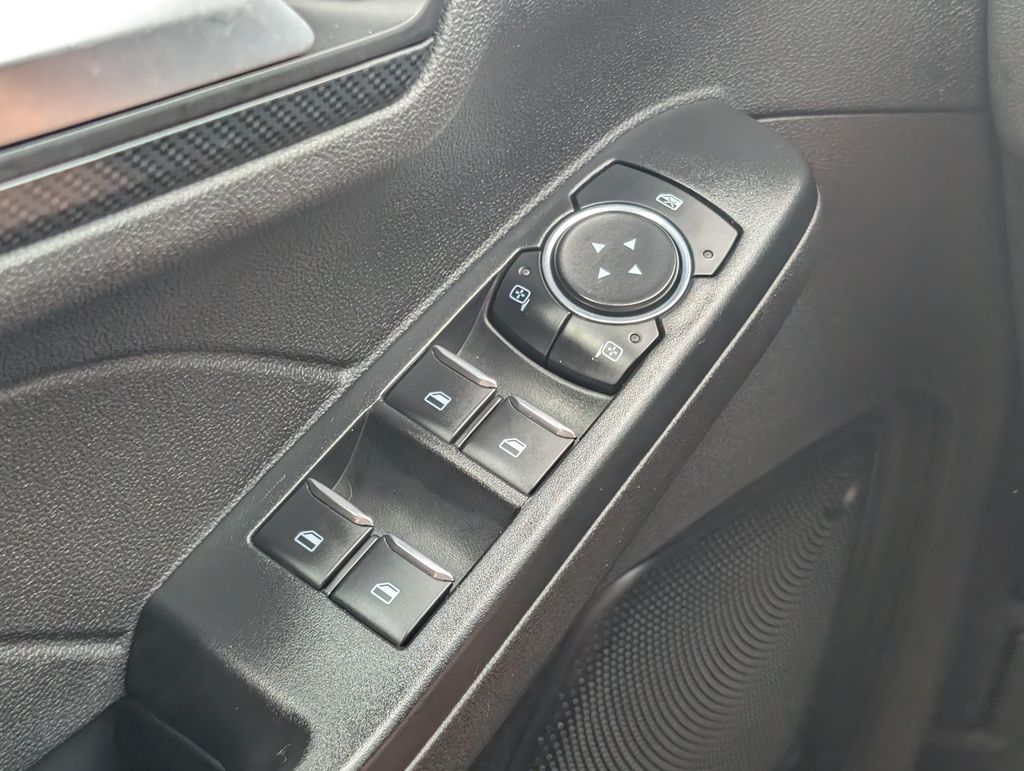 2023 Ford Escape ST-Line photo 12