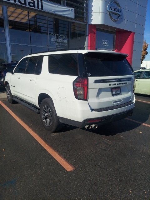 2022 Chevrolet Suburban Z71 photo 2