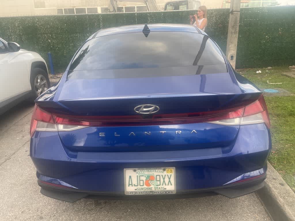 2023 Hyundai Elantra SEL Convenience photo 5