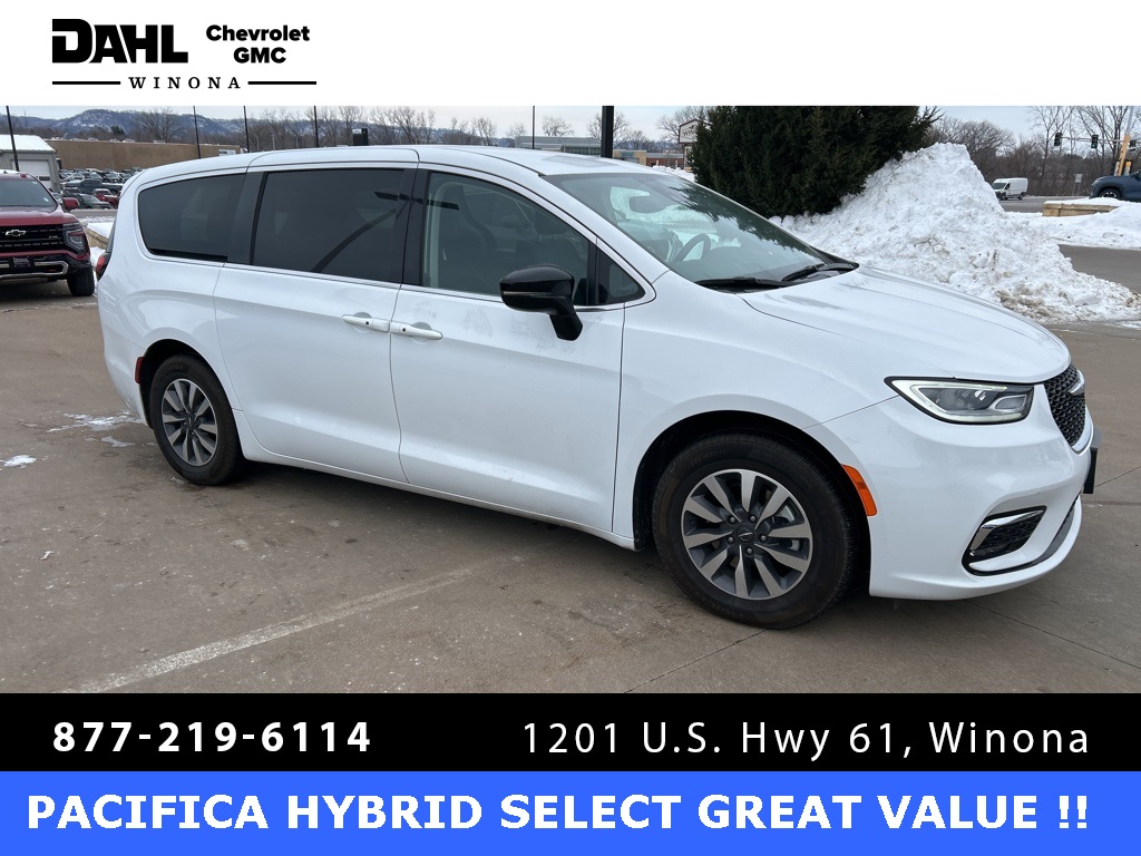 2024 Chrysler Pacifica PHEV Select's photo