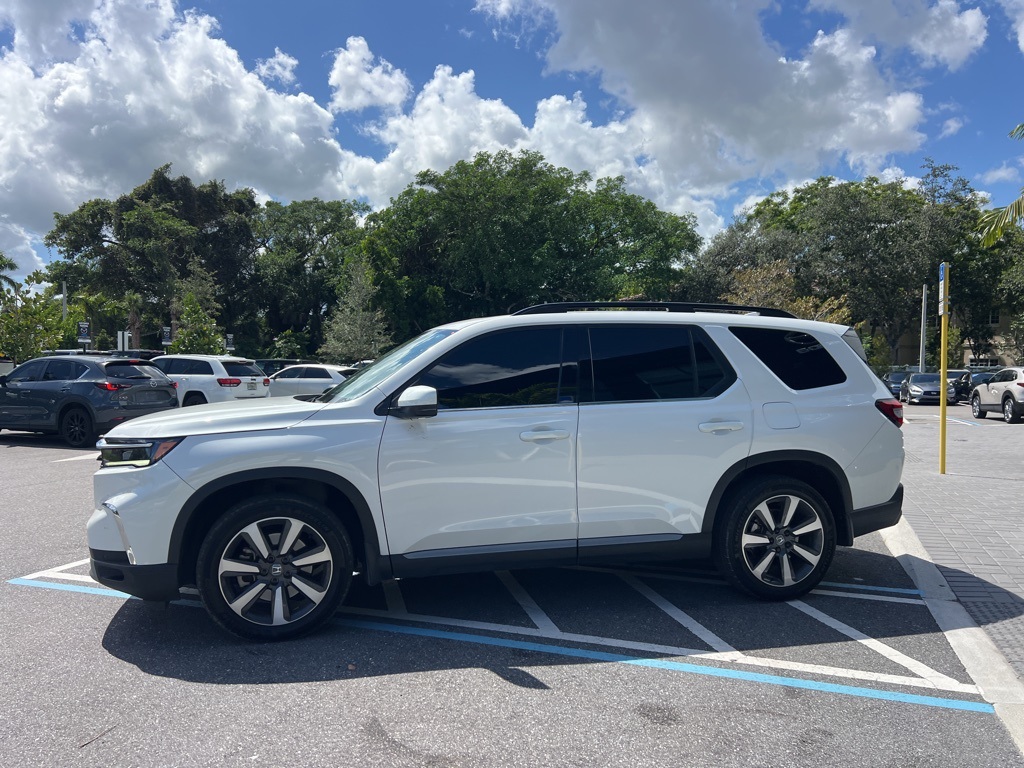 2023 Honda Pilot Touring photo 4