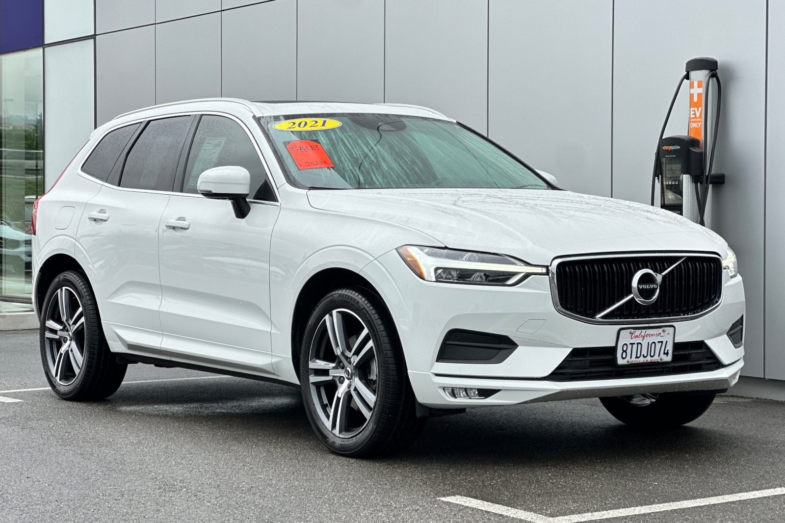 2021 Volvo XC60 T5 Momentum photo 8