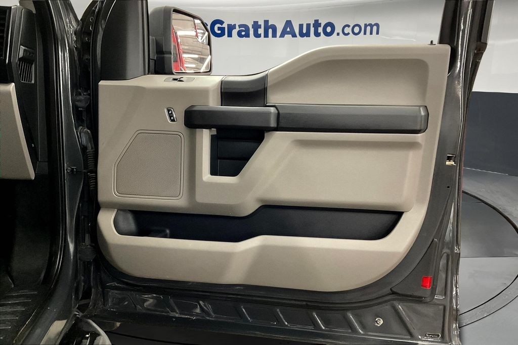 2016 Ford F-150 XL photo 23