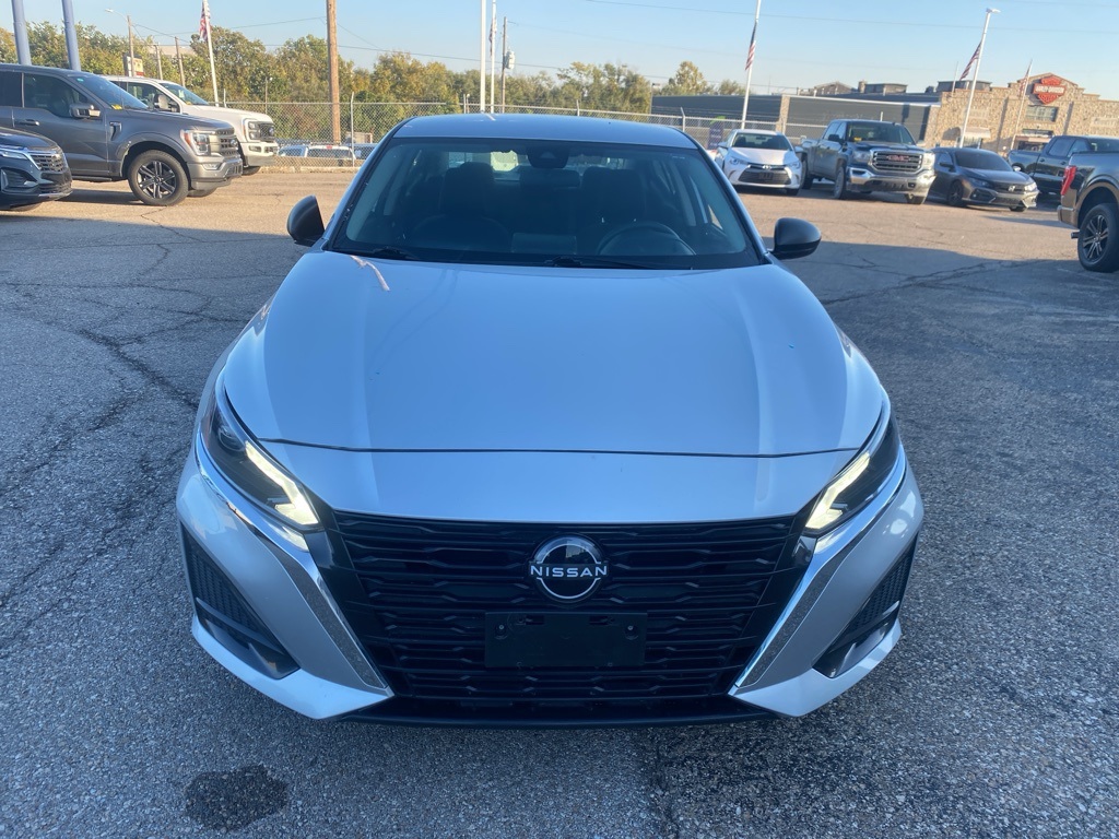 Used 2024 Nissan Altima SV with VIN 1N4BL4DV8RN329337 for sale in Kansas City