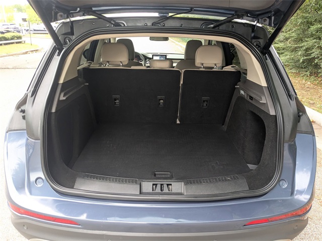 2022 Lincoln Corsair Standard photo 4