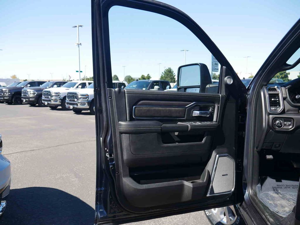 2026 Ram 3500 Laramie photo 27