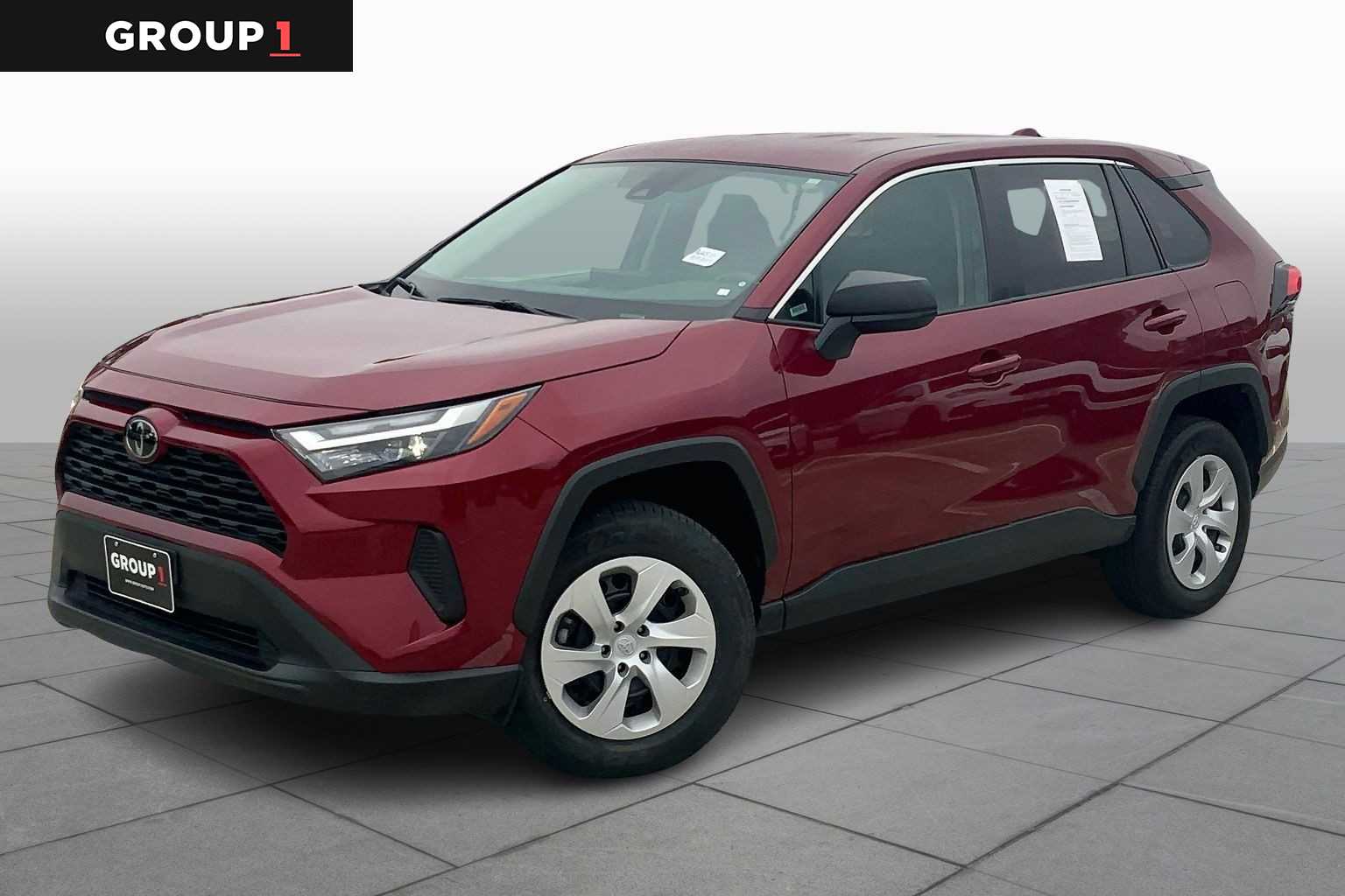 2024 Toyota RAV4 LE's photo