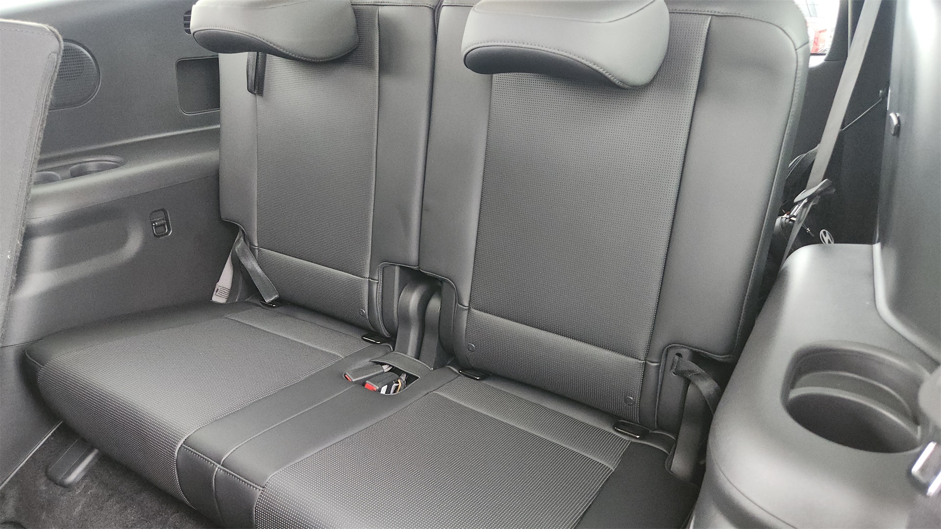 2026 Hyundai Ioniq SEL photo 17