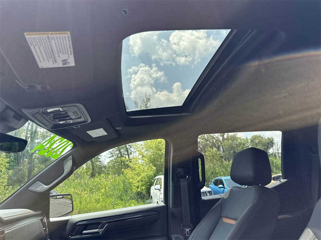 2024 GMC SIERRA - Image 19