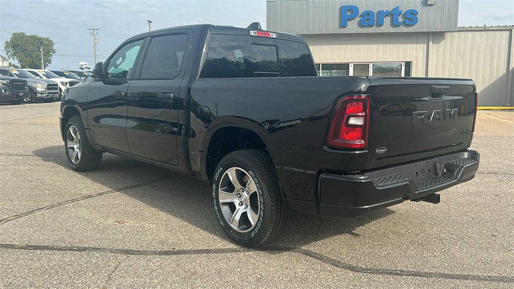 2025 Ram 1500 Tradesman photo 4
