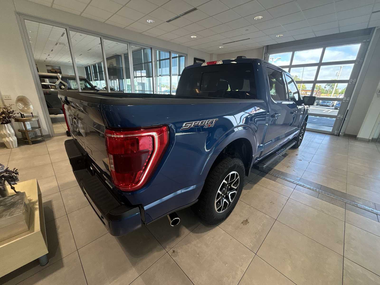 2022 Ford F-150 XLT photo 2