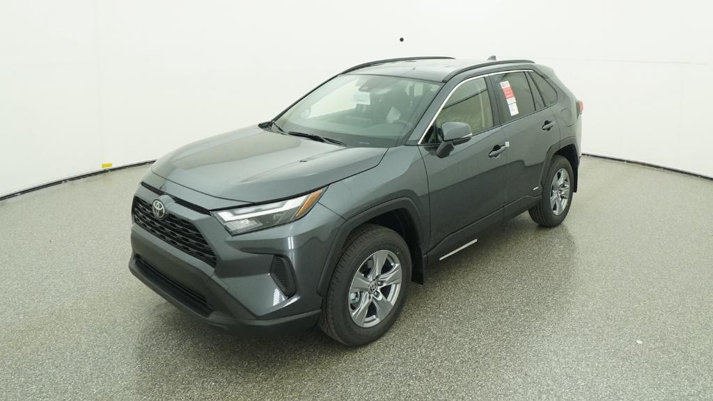 2025 Toyota RAV4 XLE's photo
