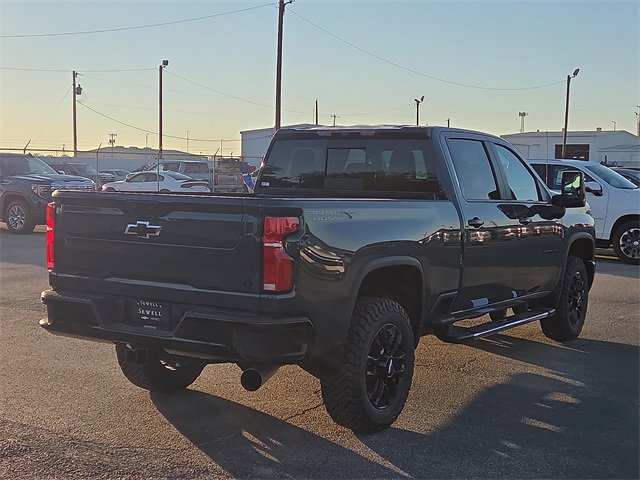 2026 Chevrolet Silverado 2500HD LT photo 4