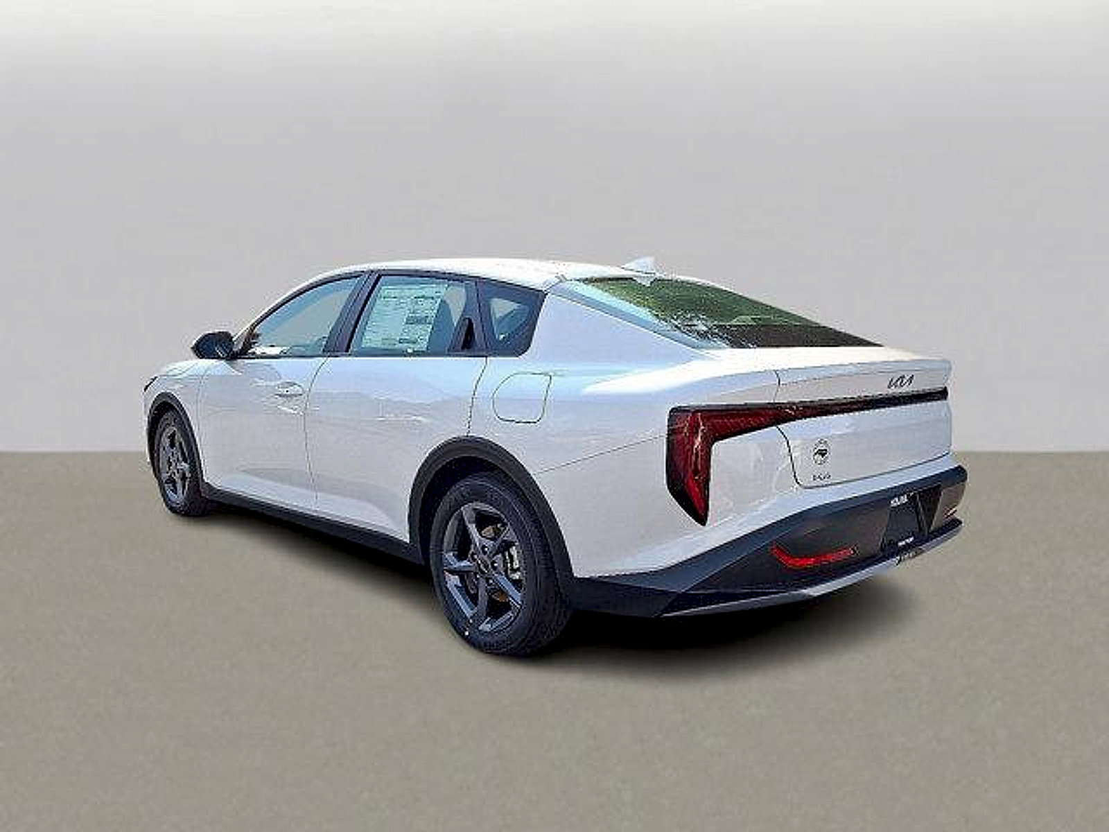2025 Kia K4 LXS photo 2