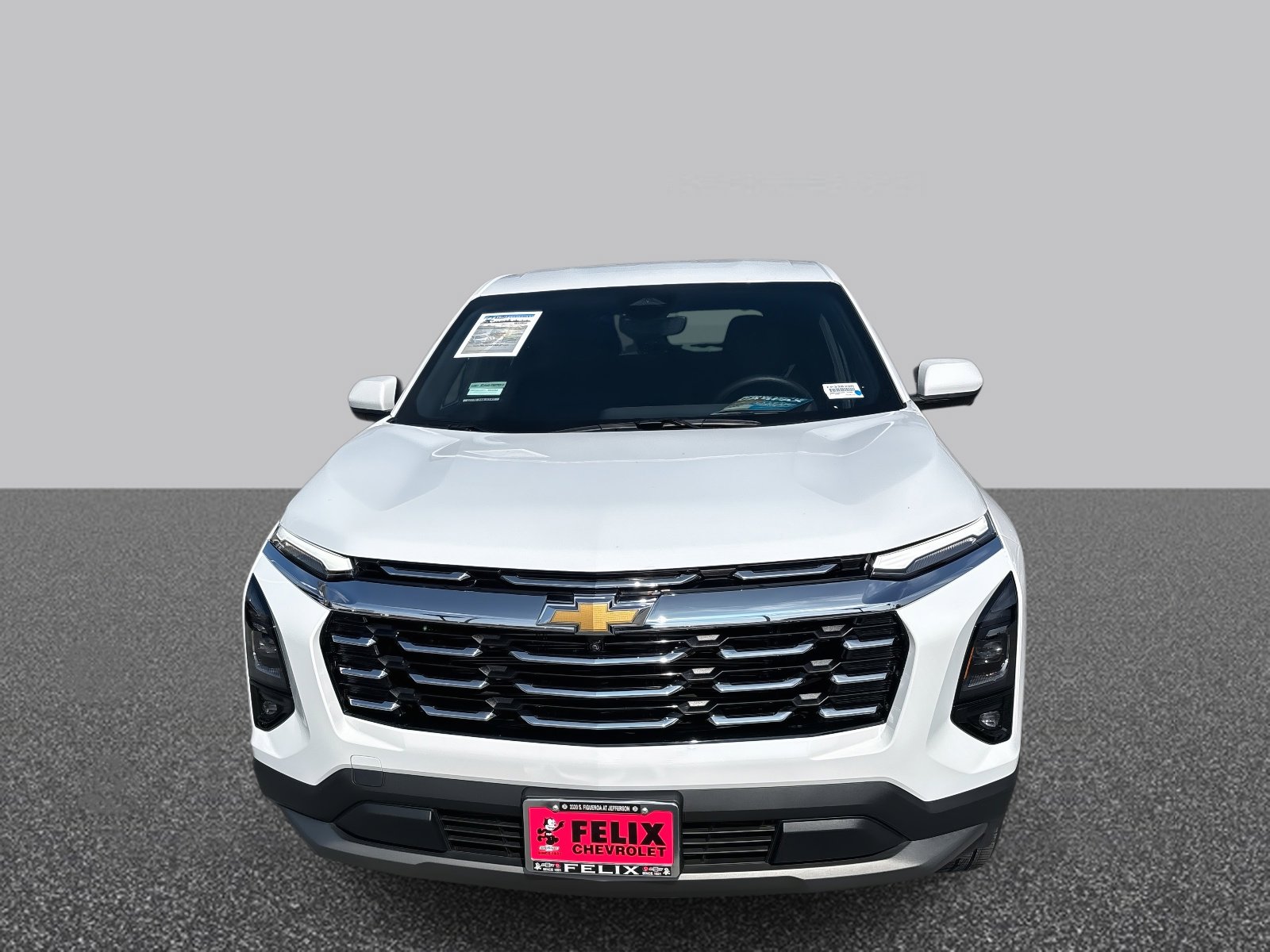 2025 Chevrolet Equinox LT photo 2