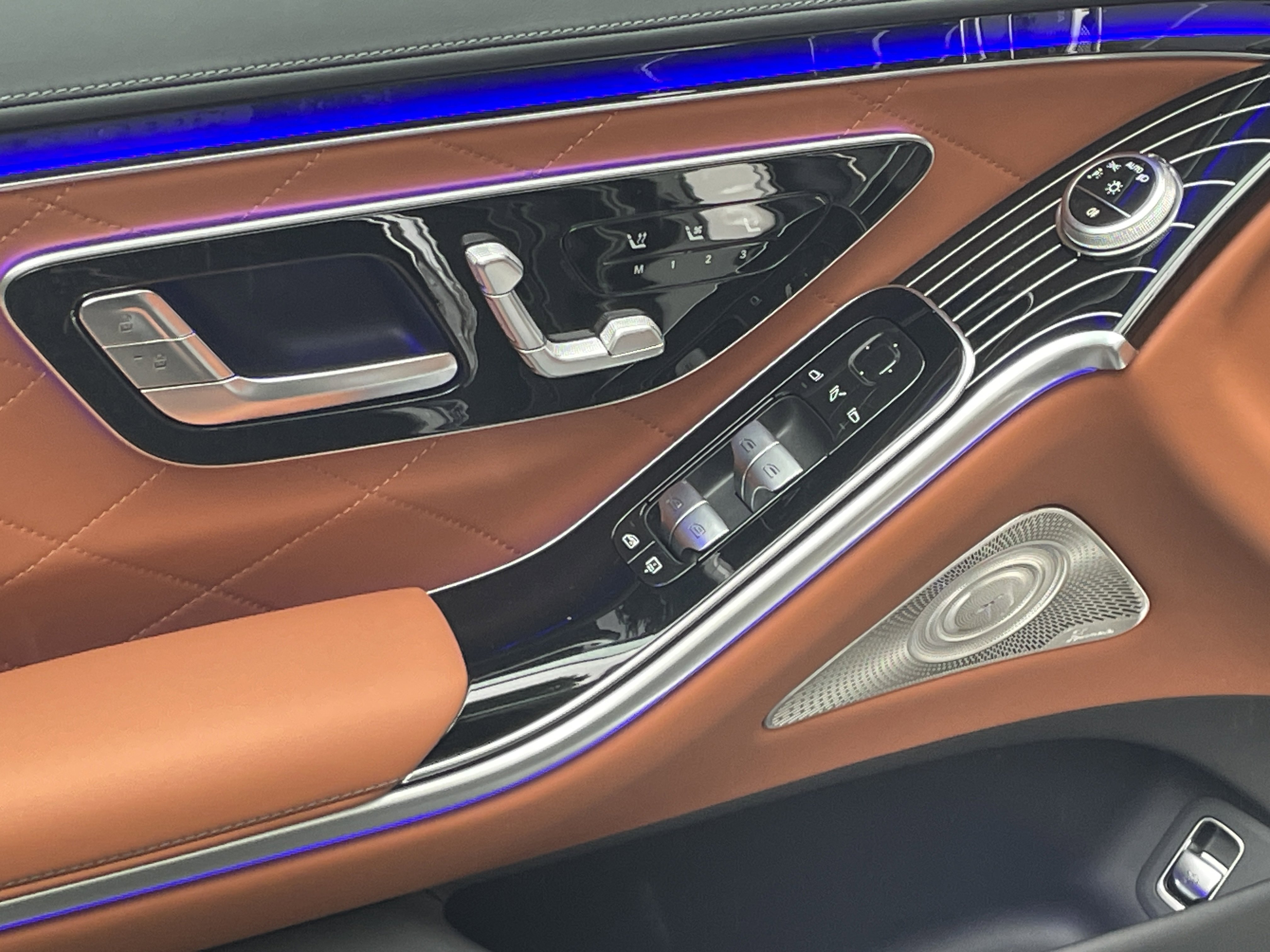 2026 Mercedes Benz S 580 4MATIC photo 2