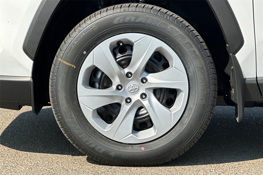 2025 Toyota RAV4 LE photo 23