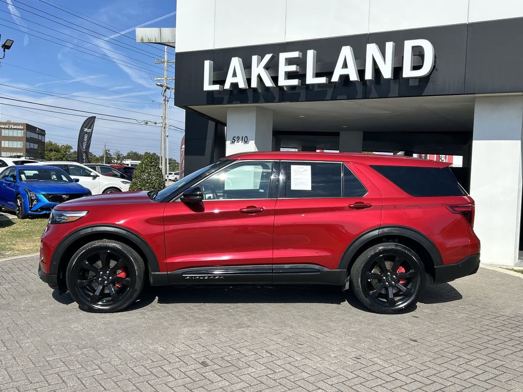 2021 Ford Explorer ST photo 3