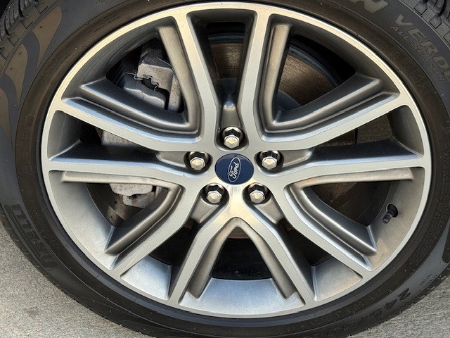 2022 Ford Edge Titanium photo 10