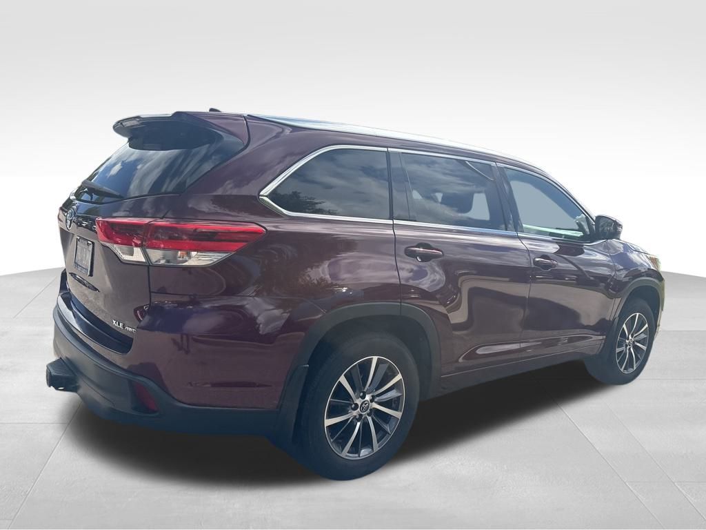 2017 Toyota Highlander XLE photo 11