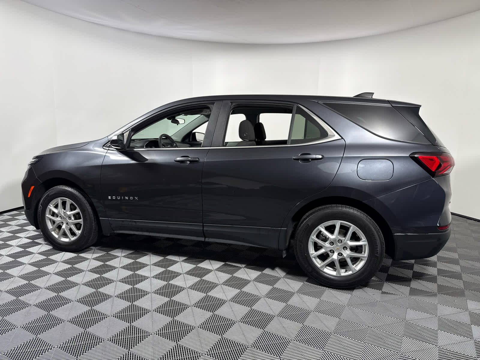 2023 Chevrolet Equinox LT photo 4